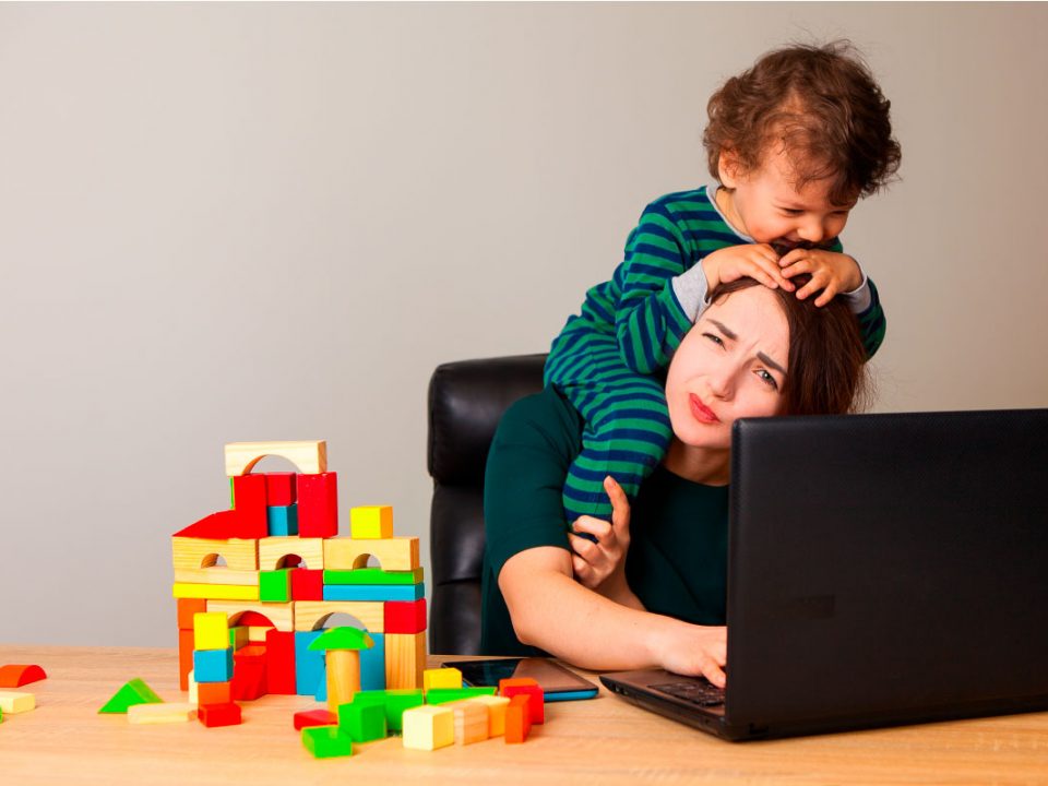 Tips para Mamás que trabajan desde casa - Conéctate Mamá